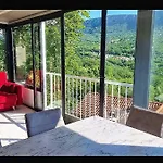 Vakantiehuis Amazing Mountain & Valley Views House With 3 Terraces And Gardens, For Nature Lovers *