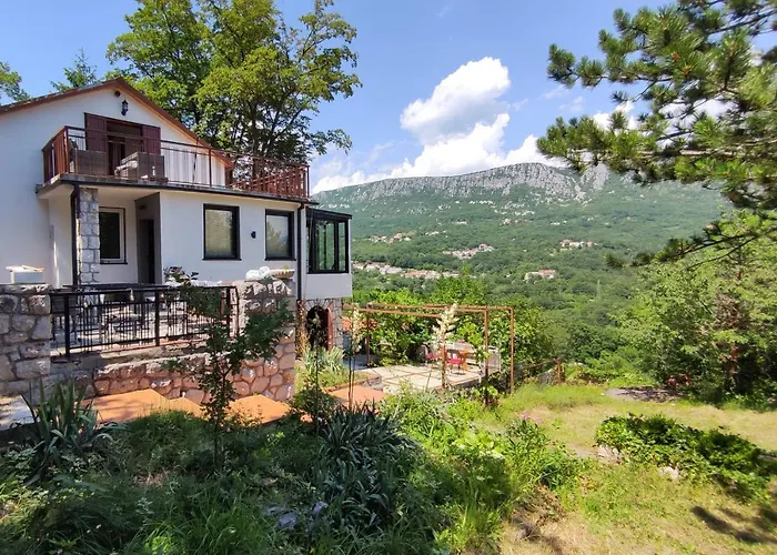 Amazing Mountain & Valley Views House With 3 Terraces And Gardens, For Nature Lovers 브리비르