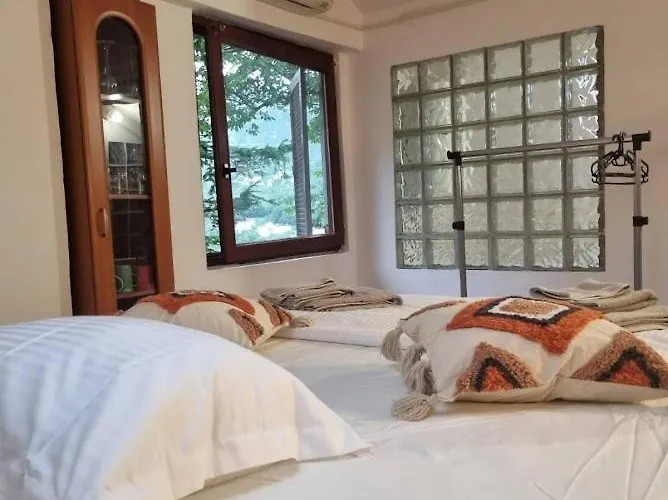 Amazing Mountain & Valley Views House With 3 Terraces And Gardens, For Nature Lovers 브리비르