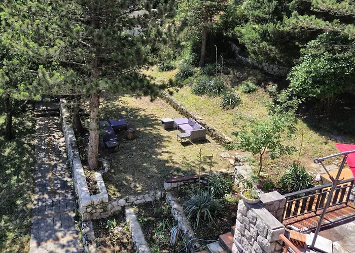 Amazing Mountain & Valley Views House With 3 Terraces And Gardens, For Nature Lovers 브리비르